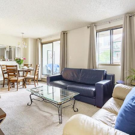Entire Condo Downtown, Walk To Bmo & Stampede, Parking, 1,5 Hrs To Banff Калгари Экстерьер фото