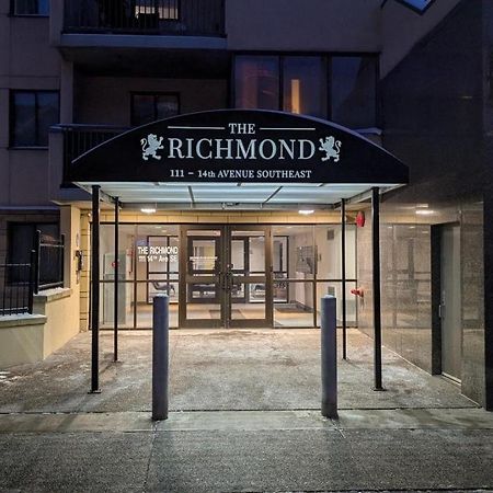 Entire Condo Downtown, Walk To Bmo & Stampede, Parking, 1,5 Hrs To Banff Калгари Экстерьер фото