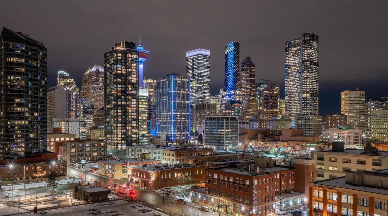 Entire Condo Downtown, Walk To Bmo & Stampede, Parking, 1,5 Hrs To Banff Калгари Экстерьер фото