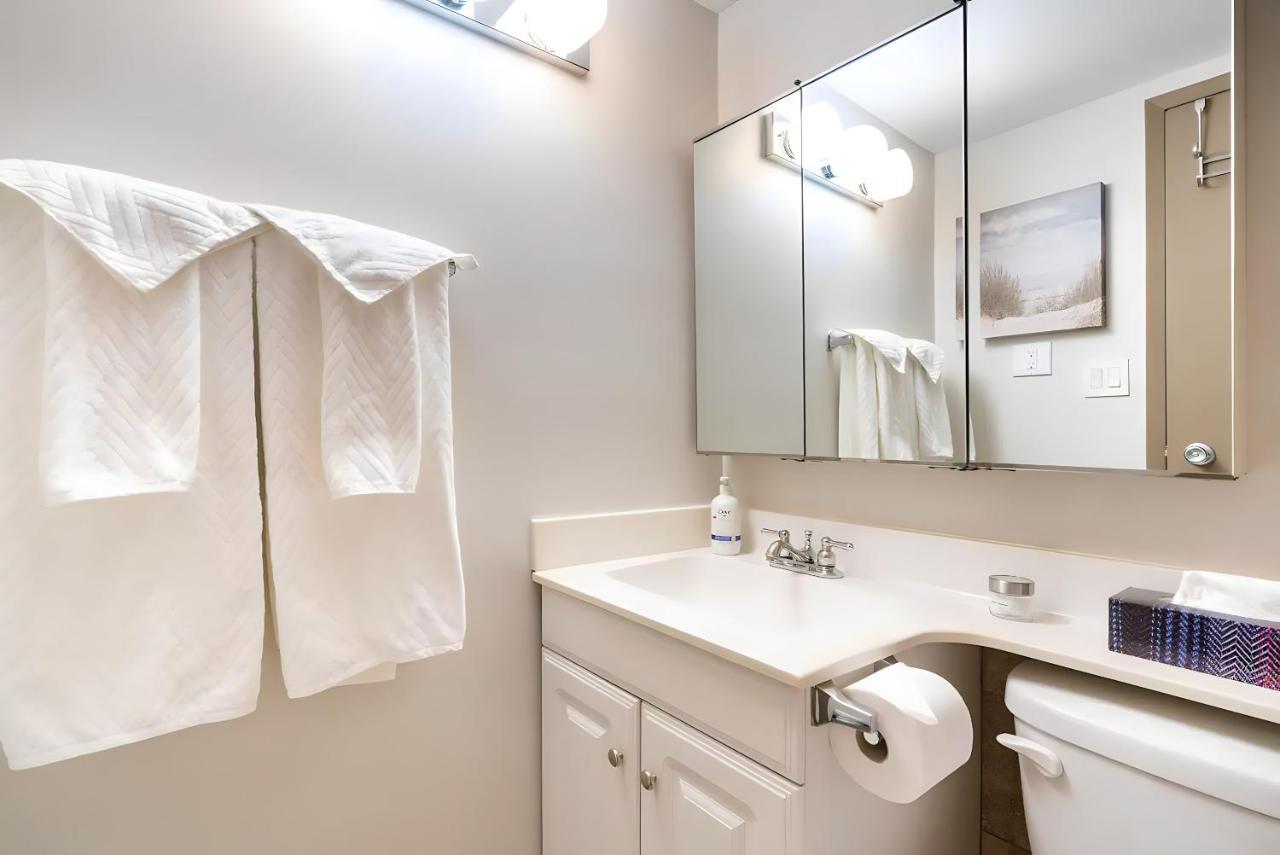 Entire Condo Downtown, Walk To Bmo & Stampede, Parking, 1,5 Hrs To Banff Калгари Экстерьер фото