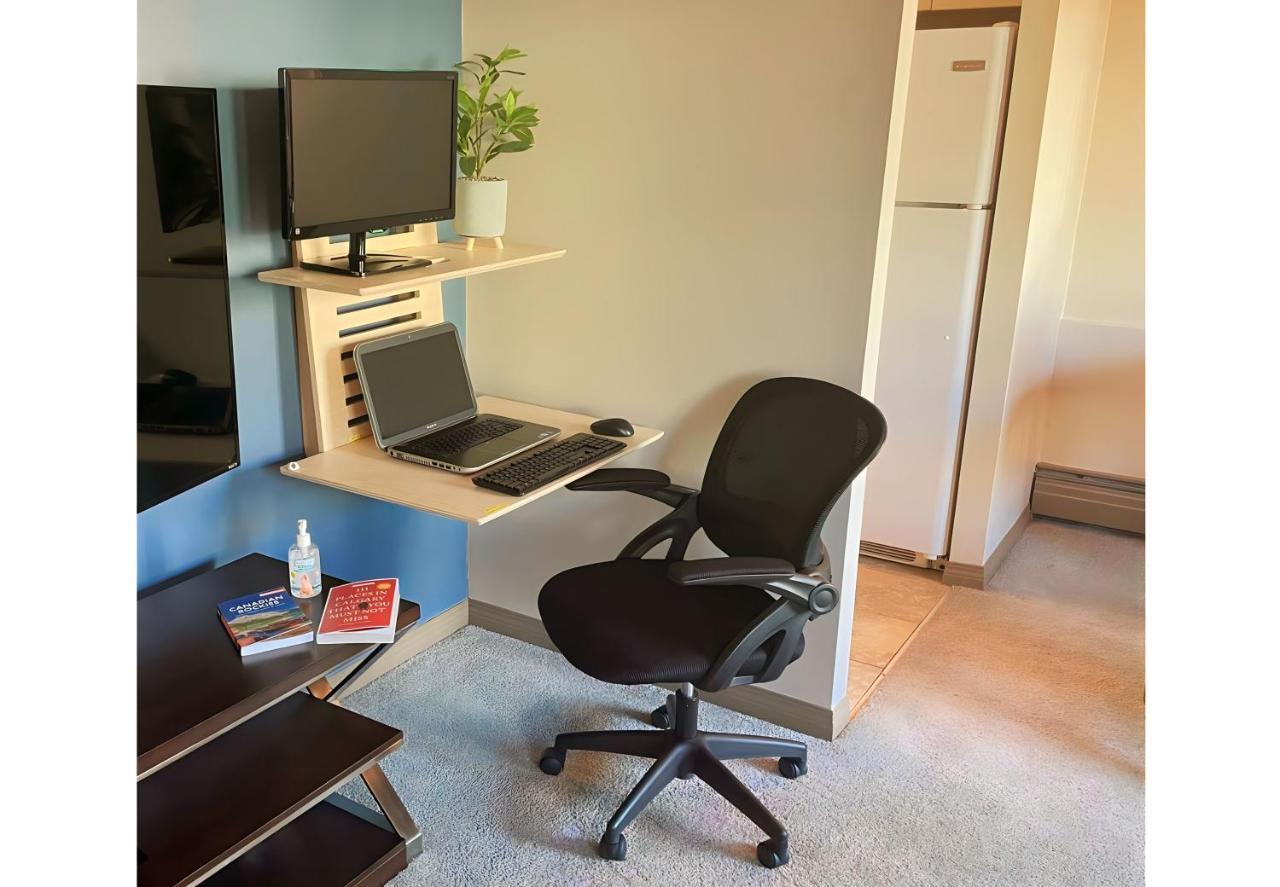 Entire Condo Downtown, Walk To Bmo & Stampede, Parking, 1,5 Hrs To Banff Калгари Экстерьер фото